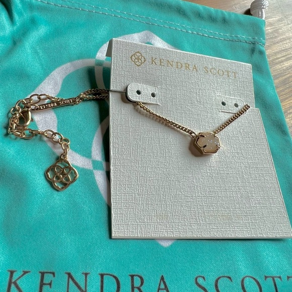 Kendra Scott Mabel Pendent Necklace Gold Tone Iridescent Drusy - Picture 3 of 5